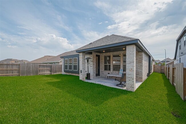 Building Photo - 4910 Tan Briar Dr