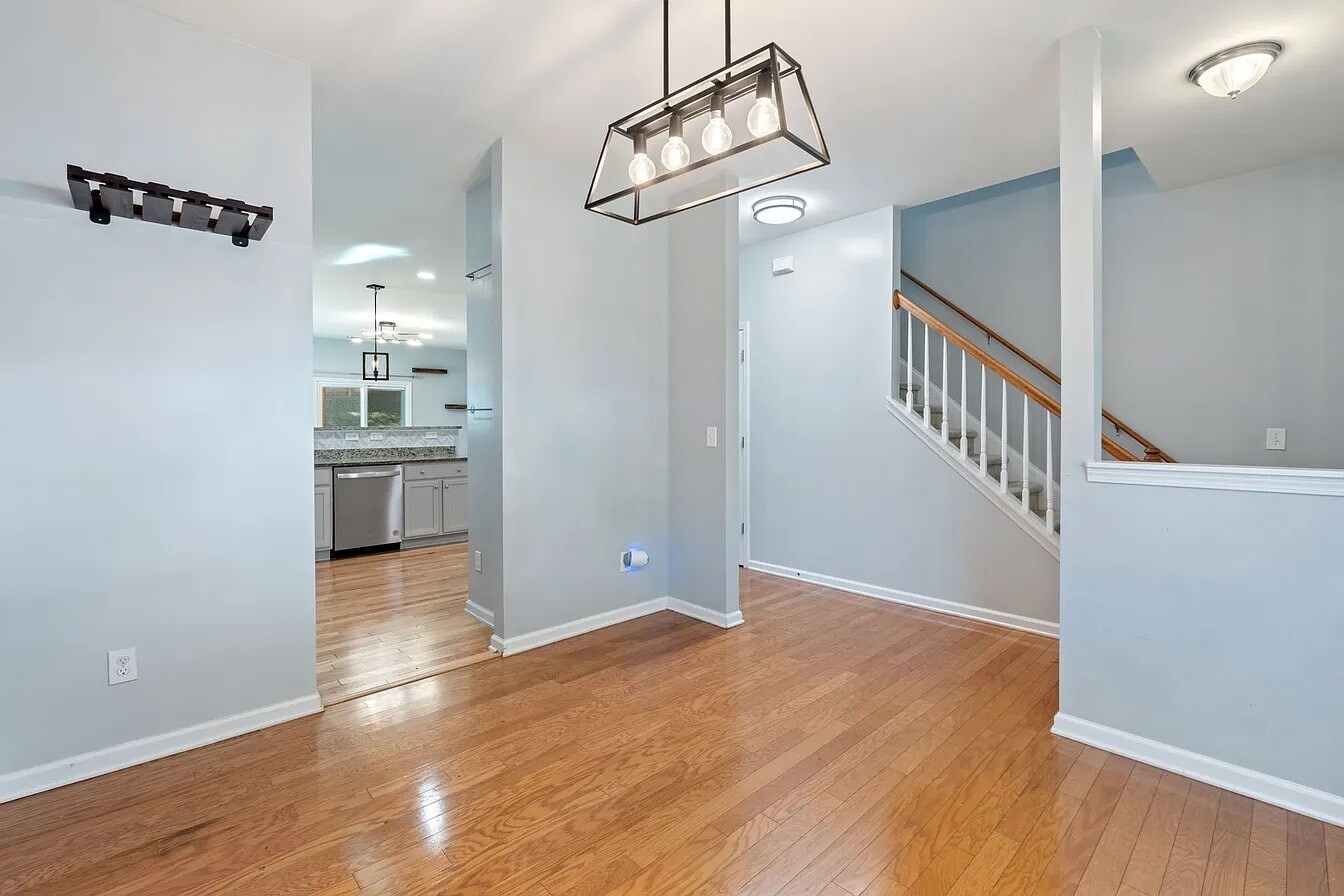 Building Photo - 4221 Lochurst Dr