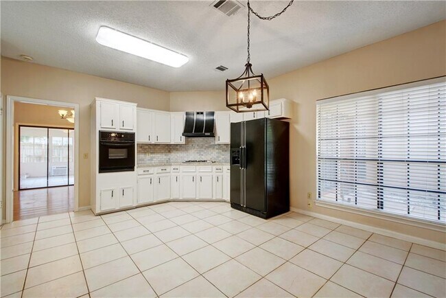 Building Photo - 1713 Woodwind Ln