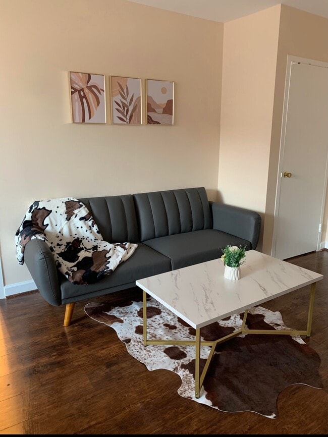 Building Photo - 1111 Arlington Blvd