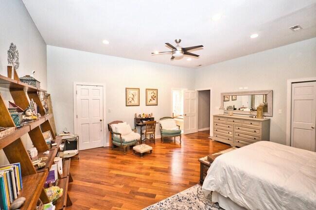 Building Photo - 565 Juneberry Rd