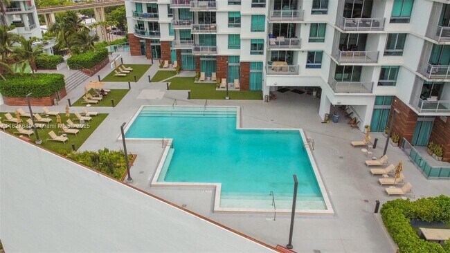 Building Photo - 350 S Miami Ave