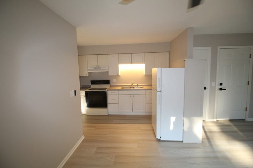 Kitchen - 630 W 1st St