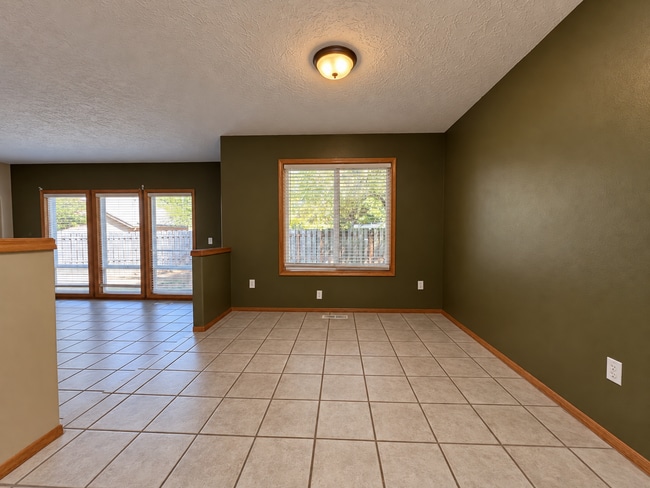 Building Photo - 17027 SW Lynnly Way
