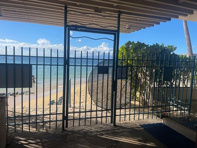 Building Photo - Spectacular Ocean Views - Fully Furnished Studio w/ Parking - San Souci