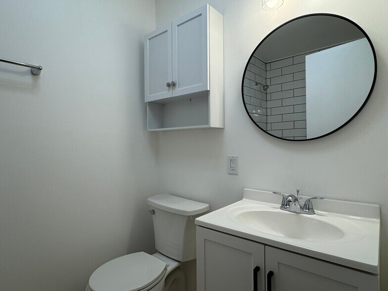 Building Photo - 16 Sycamore St