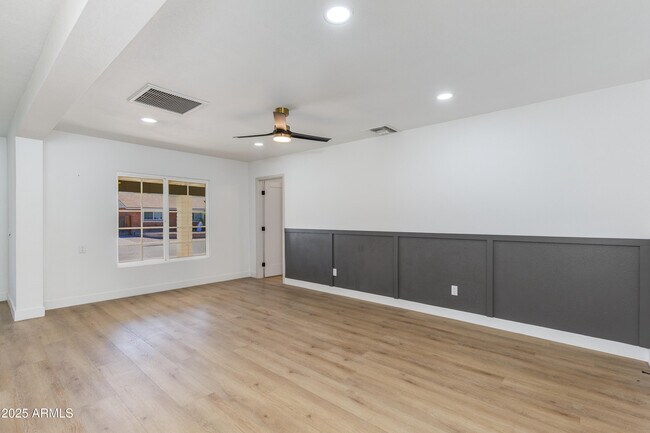 Building Photo - 8650 E Roanoke Ave