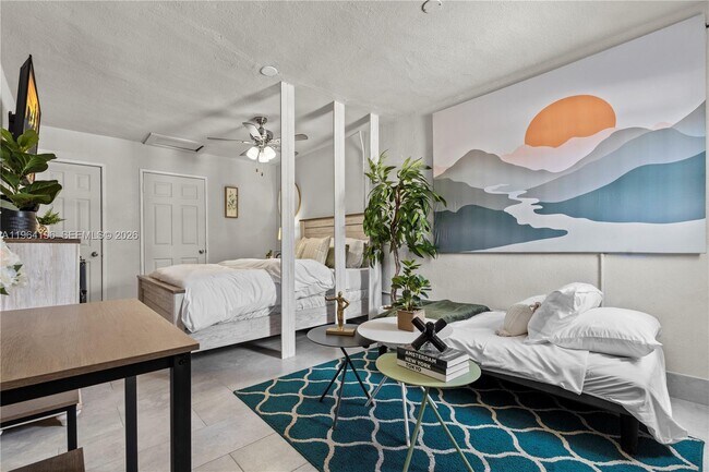 Building Photo - 12101 Everglades St