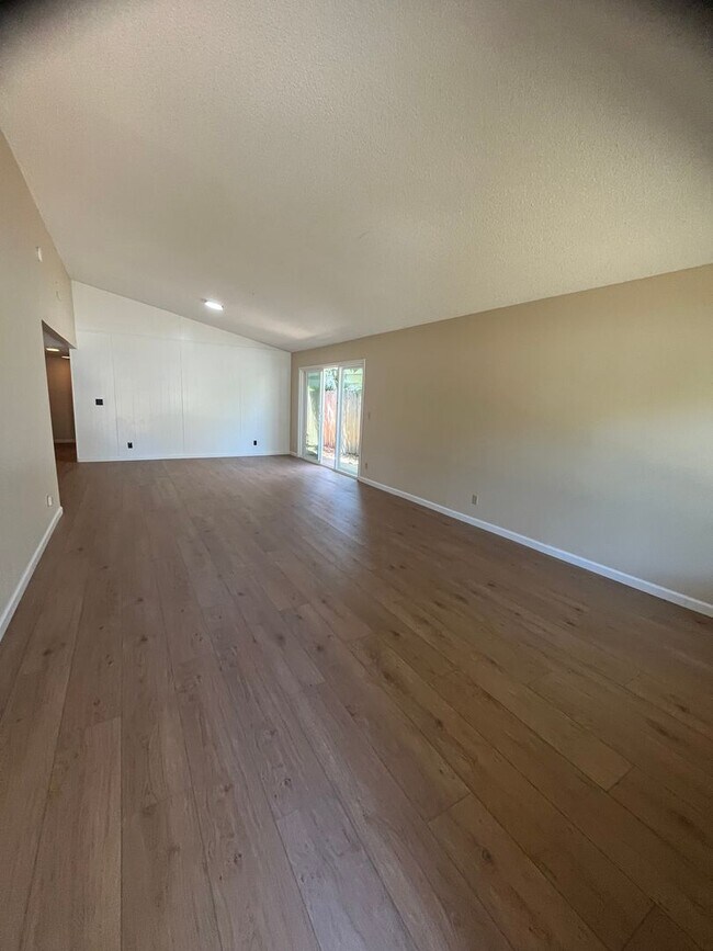 Building Photo - Cowell 4808-4810