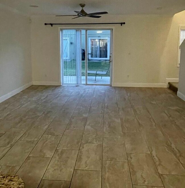 Building Photo - 673 Cresting Oak Cir