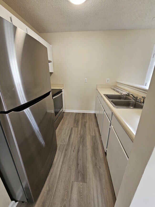 Building Photo - 124 Hunt Club Ct