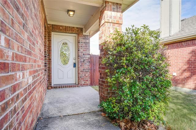 Building Photo - 9940 Carter Dr