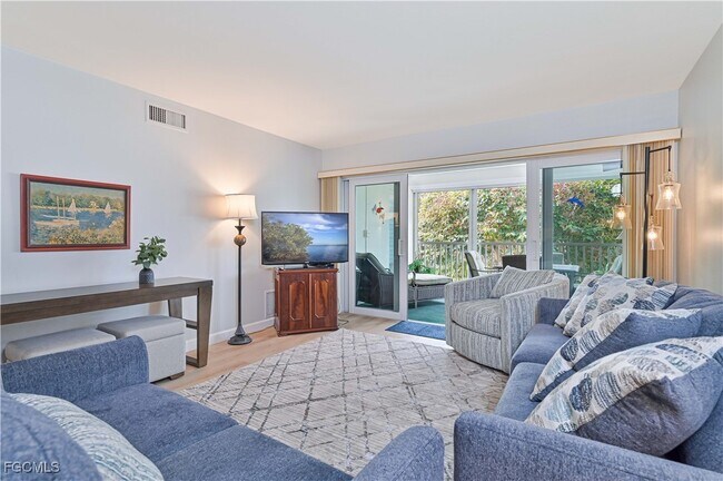 Building Photo - 223 3rd Ave S