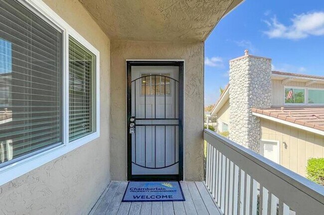 Building Photo - Remodeled 3 Bed 2 Bath Condo - Coastal Living at Its Finest