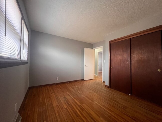 Building Photo - 3 bedroom 1.5 bath home located in the heart of Davenport! FOR RENT!