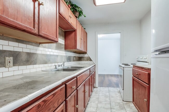 Building Photo - Remodeled three bed/one bath home in the heart of Carverdale