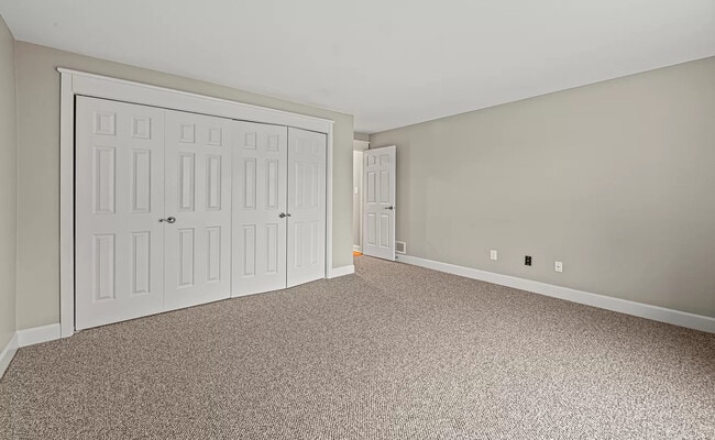 Building Photo - 8751 Jaffa Ct Dr E