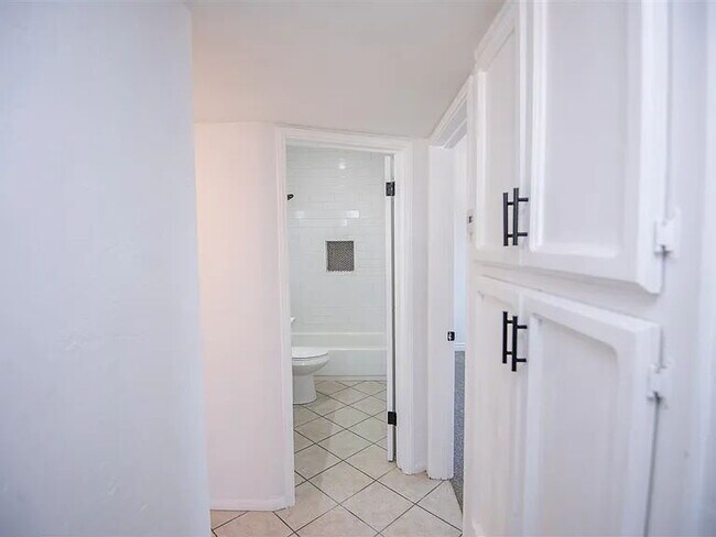 Building Photo - "Updated 3-Bedroom, 2-Bath SOLAR Home in Yuma"