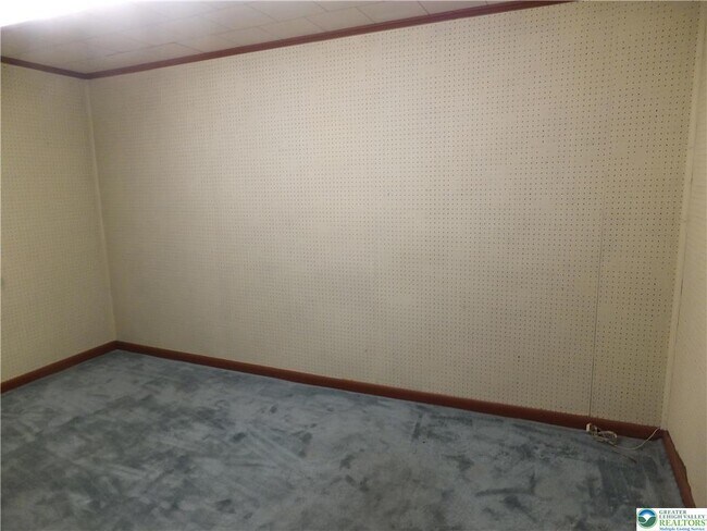 Building Photo - 3021 Rosewood Ct