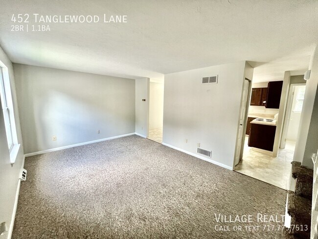 Building Photo - 452 Tanglewood Ln