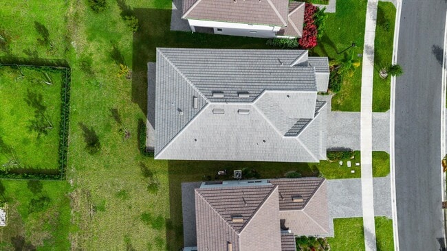 Building Photo - 14971 RedCove Pl