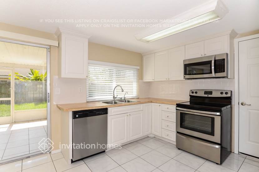 Building Photo - 3824 Sail Dr