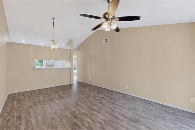 Building Photo - 829 Denmark Dr
