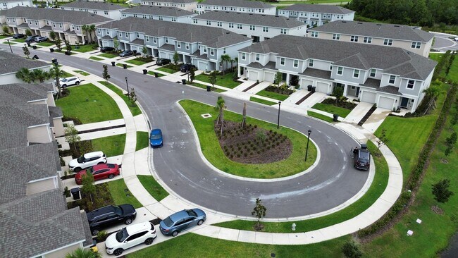 Building Photo - 2287 Portrait St