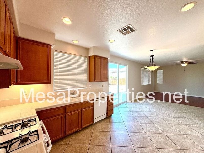 Building Photo - 13720 Thrush Ct