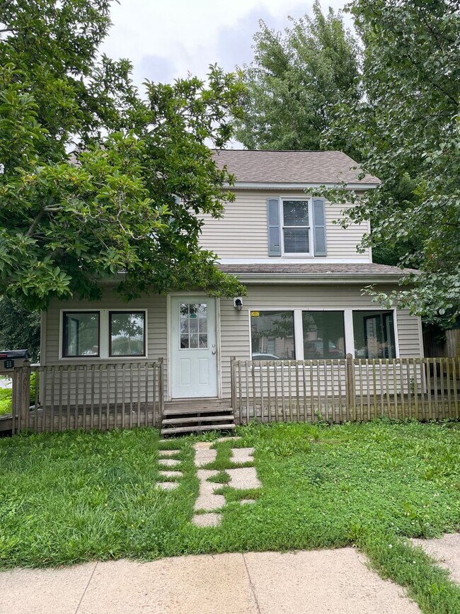 Primary Photo - 5 Bedroom Available November