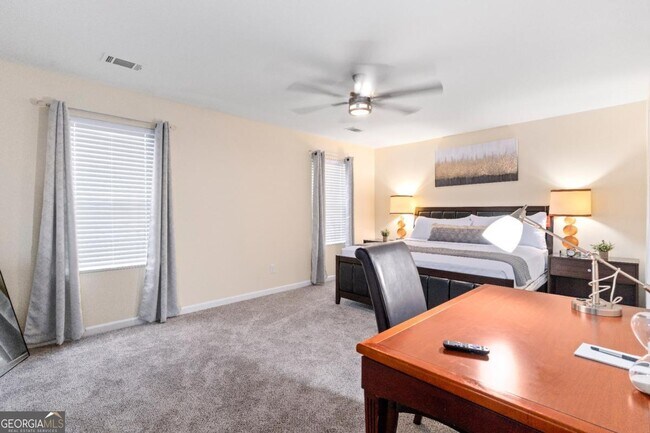 Building Photo - 2896 S Hills