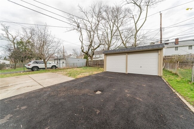 Building Photo - 1391 Avondale Rd