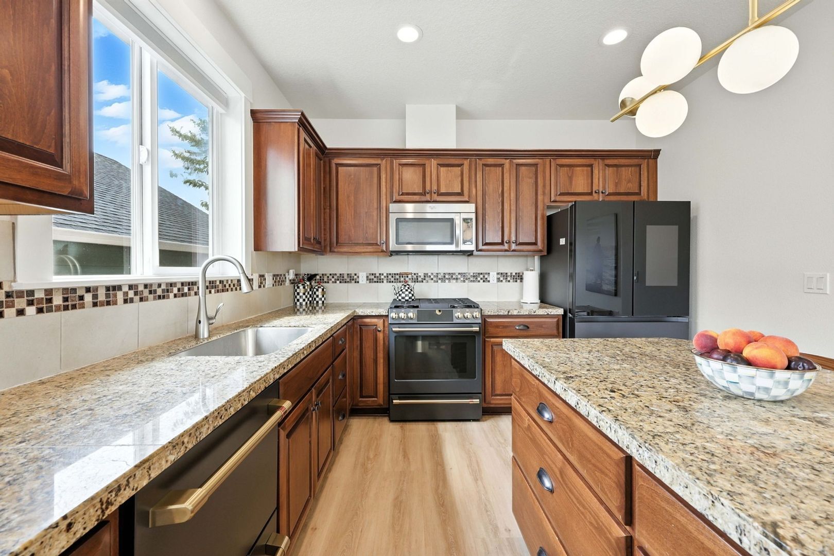 Building Photo - 15004 SE Shaunte Ln