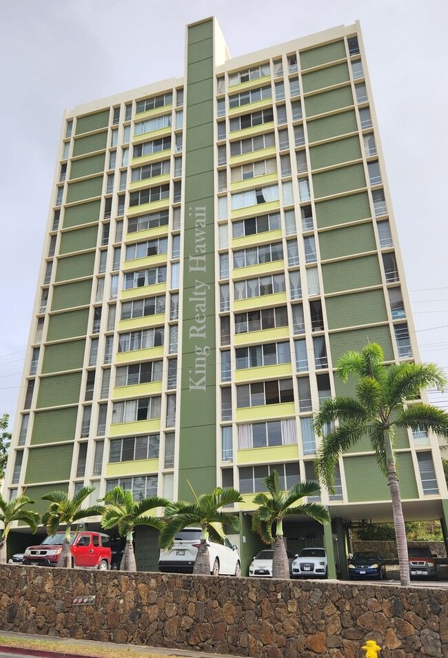Building Photo - UPGRADED 3 br / 2 ba Only 2 units per flr, VIEWS, Utils Incl.+2 prkg.