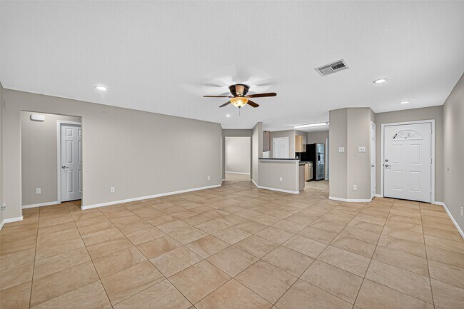 Building Photo - 3343 Apple Dale Dr