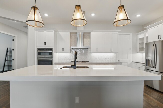 Building Photo - 5366 Santa Rosa Ln