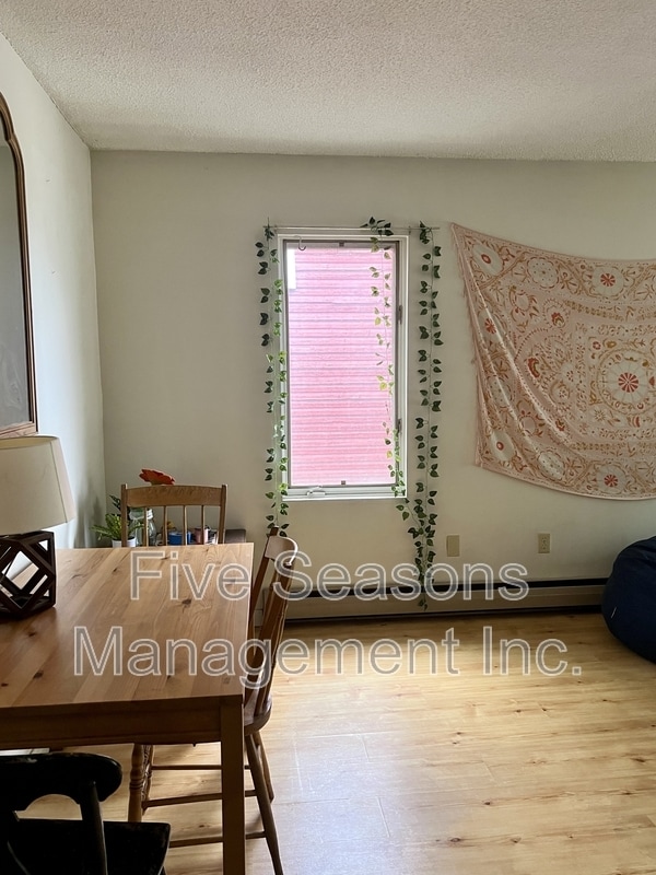 Building Photo - 115-7 North Winooski Avenue - 7