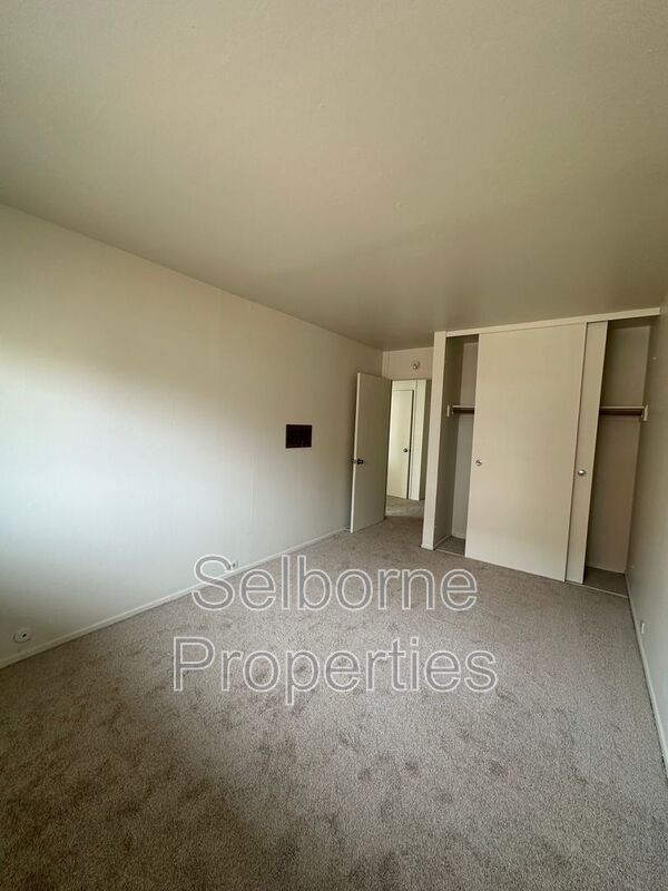 Building Photo - 356 Jayne Ave