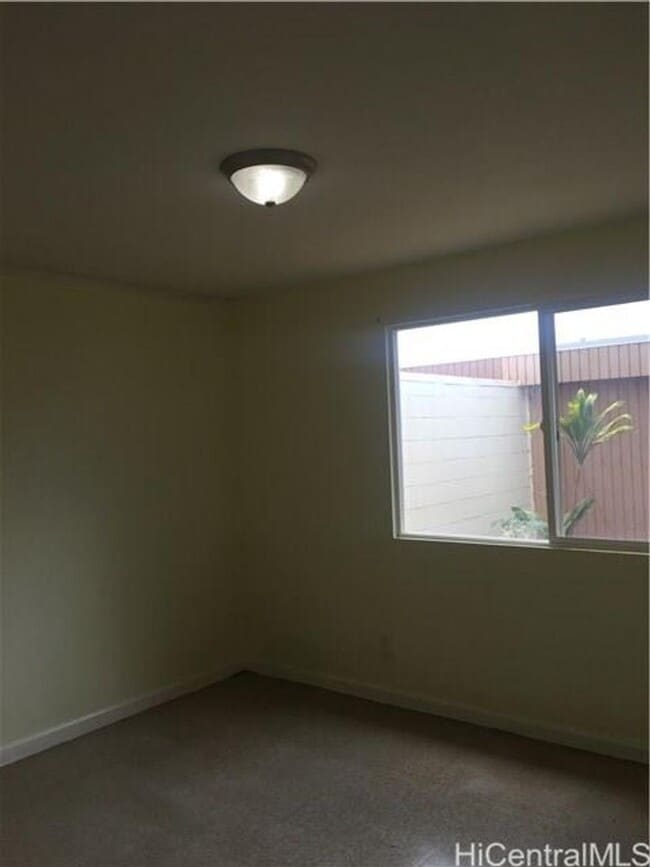 Building Photo - Single Level 4 Bedroom, 2 Full Bath with C...