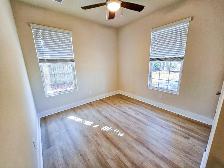 Building Photo - 103 Forest Cir