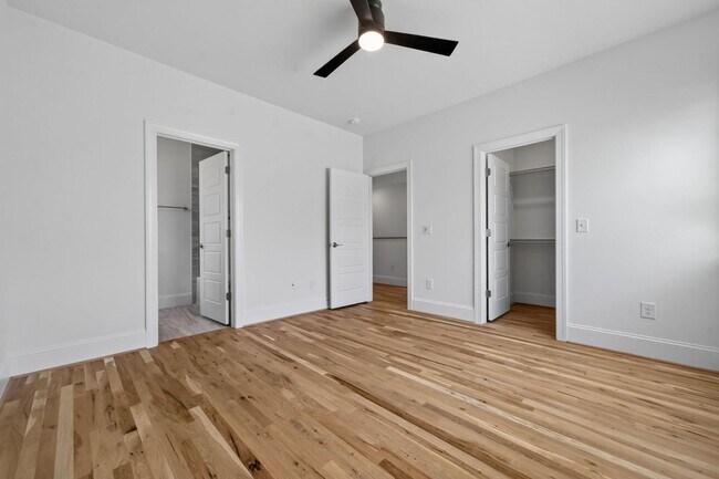 Building Photo - 1755 Crest Rd