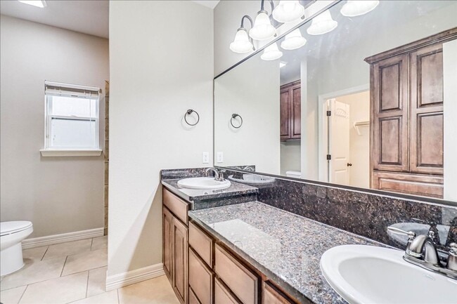 Building Photo - 2518 Date Palm Dr