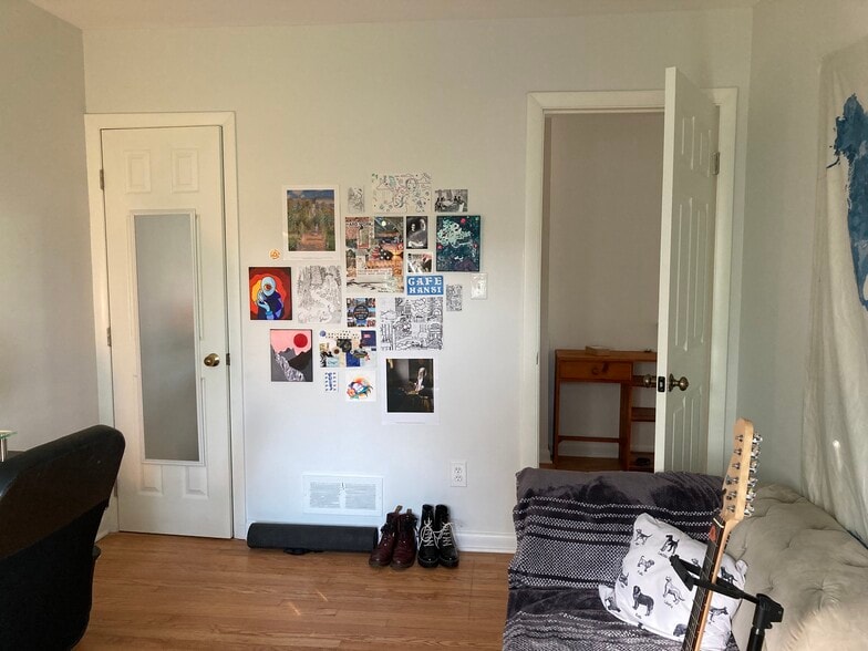 Building Photo - 600 N Vermont St