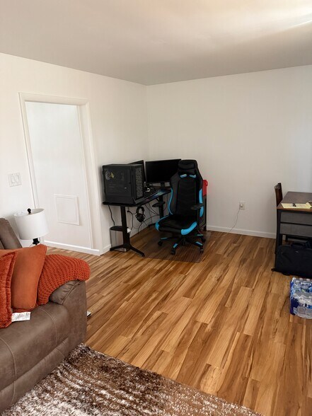 Building Photo - 129 Carr Rd