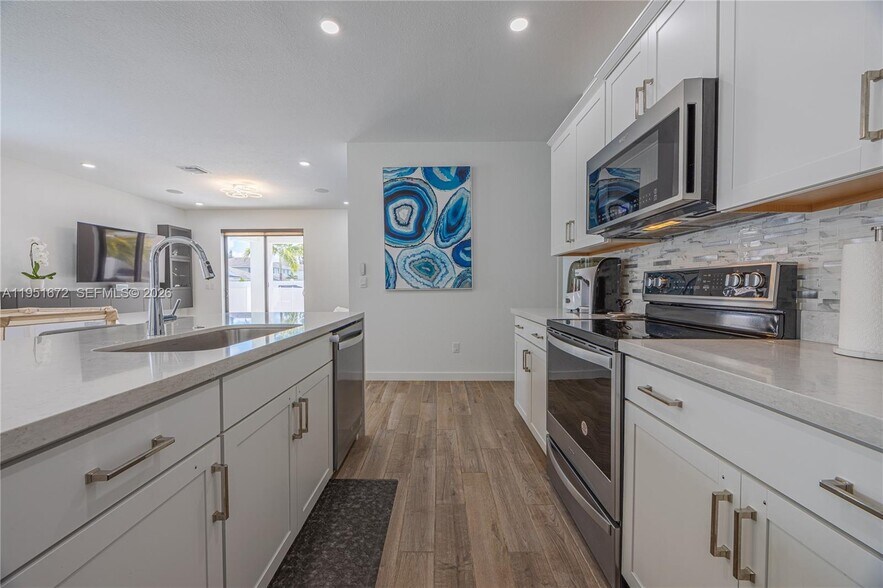 Building Photo - 7126 Rockwood Rd