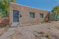 Building Photo - 1409-1409 Hazeldine Ave SE