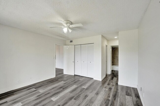 Building Photo - 2430 SW 81st Ave