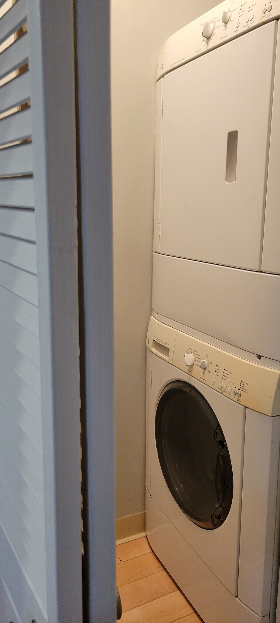 Laundry Closet - 411 Brewer St
