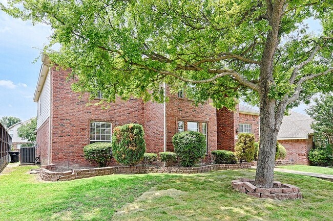 Building Photo - 9701 Thorncliff Dr