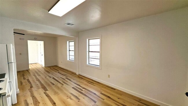 Building Photo - 531 E Curtis Dr